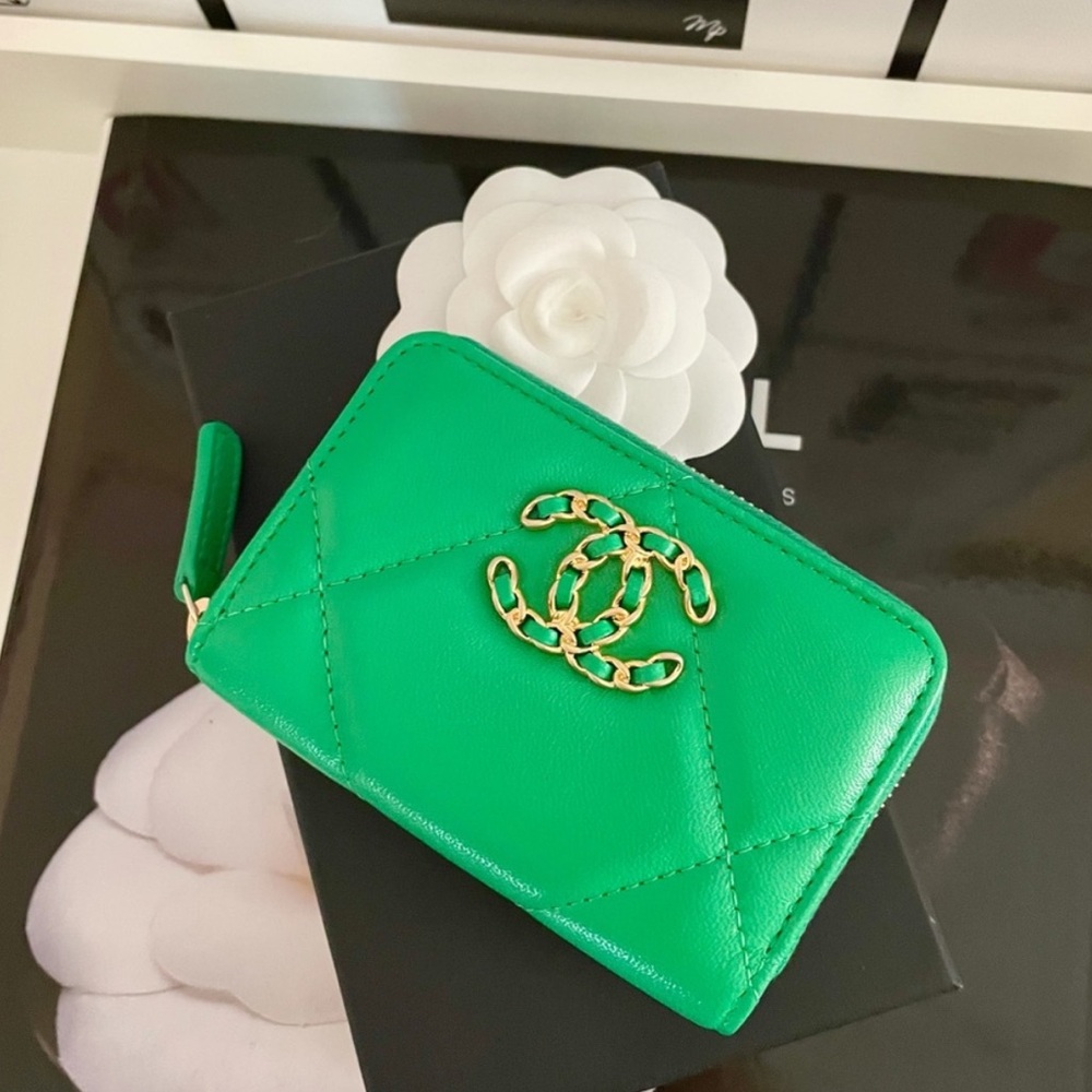 Chanel zipped zipper coin purse/card holder 20S series - Picture 3 of 10